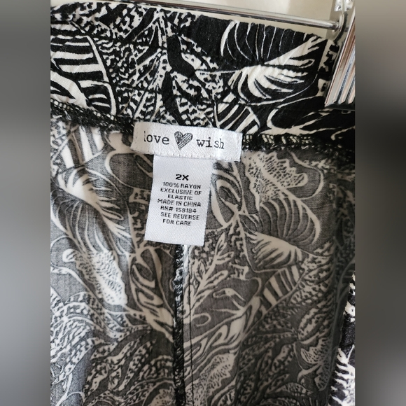 Love Wish - Black and White Leaf Print Pants - (2XL) - Picture 5 of 5